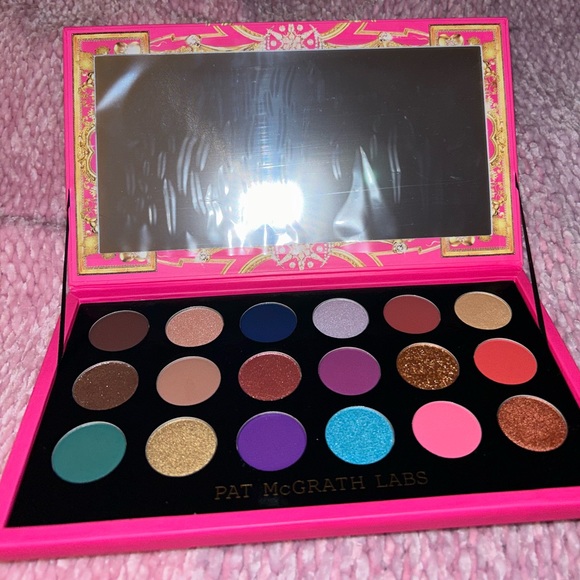 BRAND NEW IN BOX pat mcgrath celestial nirvana eyeshadow palette - Picture 4 of 4